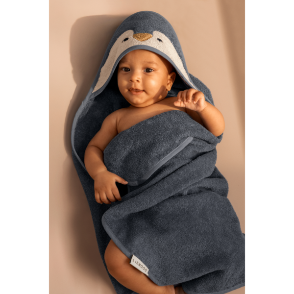 Albert Penguin Hooded towel - Image 3