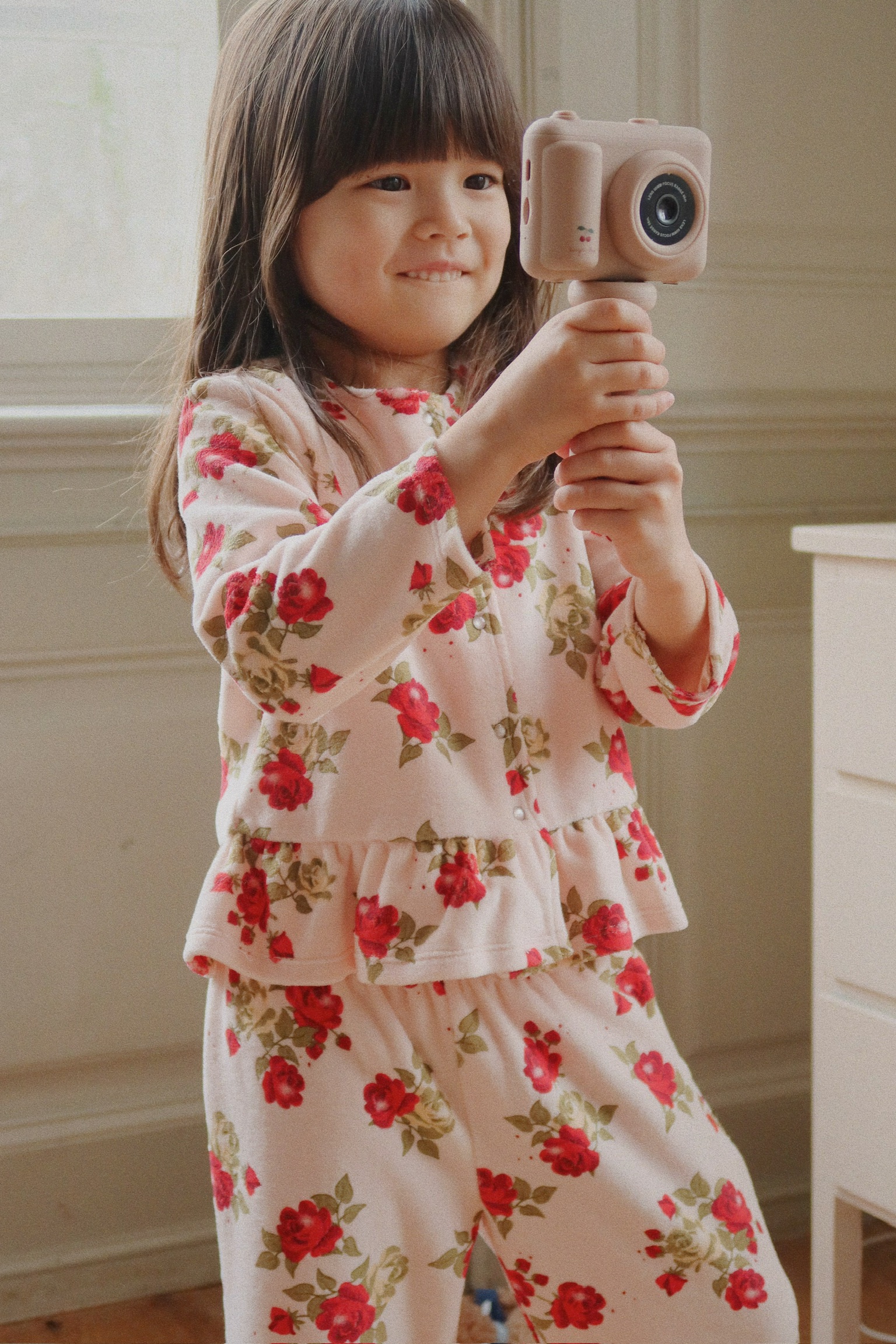 Konges slojd - digital camera for kids, with games, selfie, pink with cherry