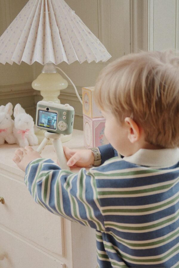 Konges slojd - digital camera for kids, with games, selfie, green and lemon