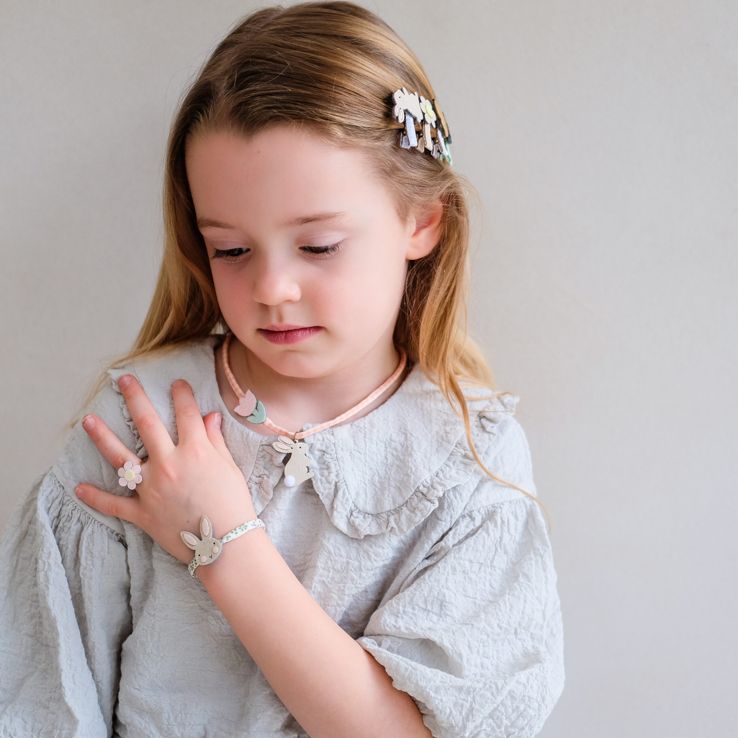 162094 47 EASTER MINI CLIPS & 188002 23 BUNNY JEWELLERY SET