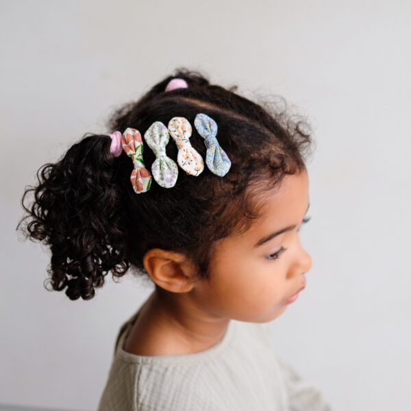 182025 23 FLORA BOW CLIPS