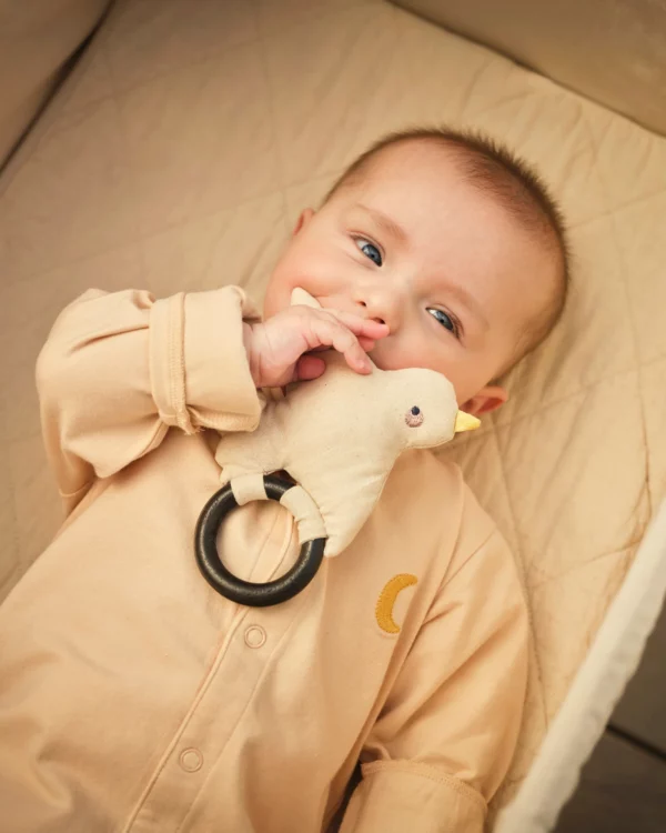 Soft rattle lifestyle01.jpg