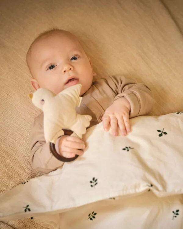 Soft rattle lifestyle02.jpg