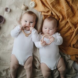 1 twins girls 33 p